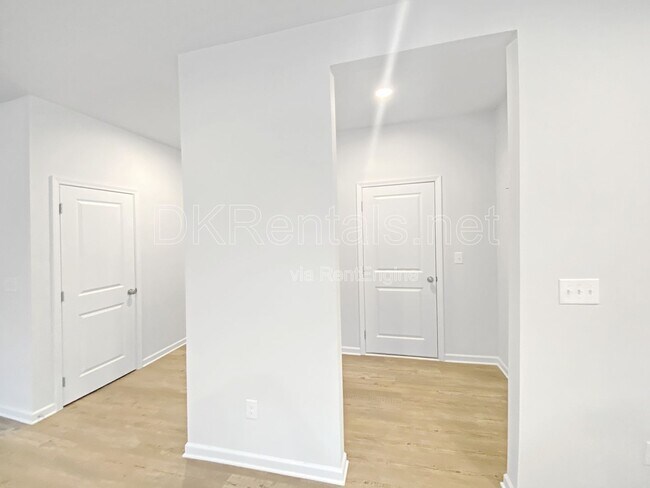 Photo - 273 Summerwood Ln