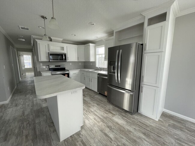 2862 Stallion Dr