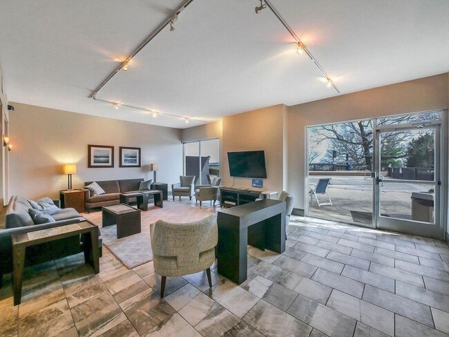 1131 Stringers Ridge Rd Unit 3C