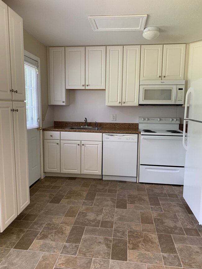 Photo - 105 Cushman Rd