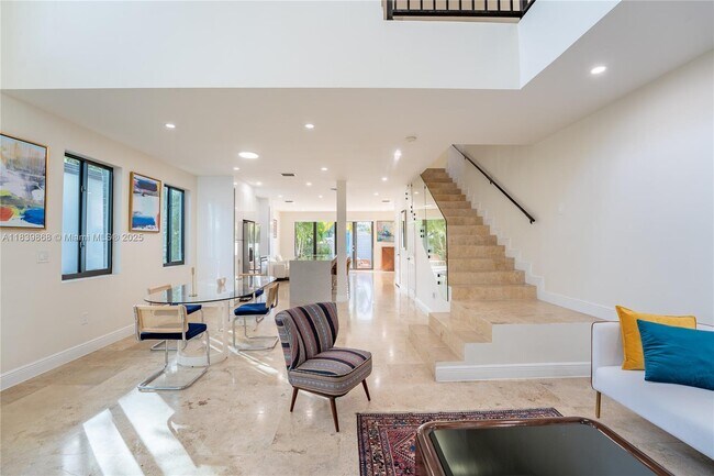 2766 SW 33rd Ave