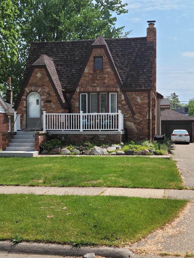 Building Photo - 19166 Centralia