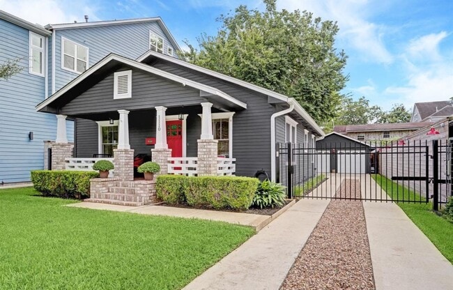 Building Photo - 1110 E 26th St