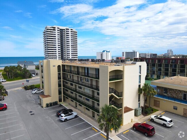 Building Photo - Amazing 1 Bed 1 Bath Furnished A1A Condo i...