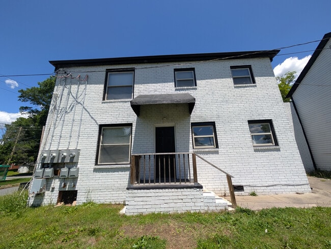 Photo - Room in Apartment on Kerr St NW