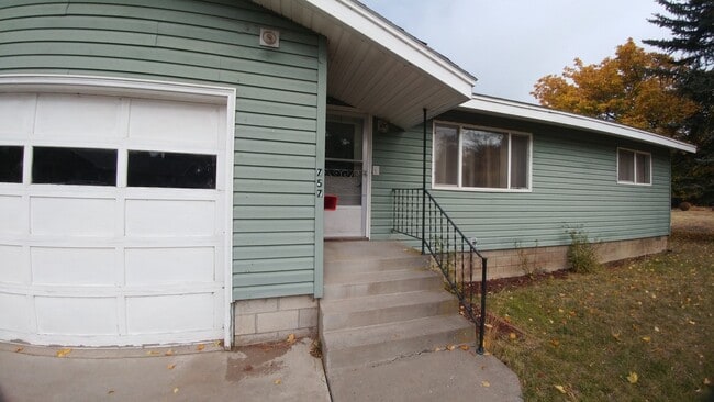 Building Photo - 765 Wocus St Unit 757