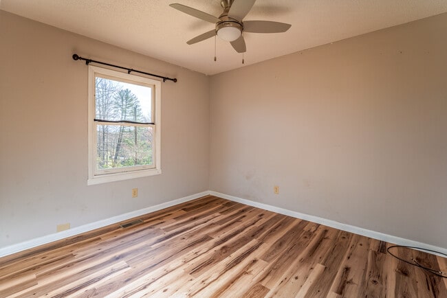 Photo - 477 Clement Rd