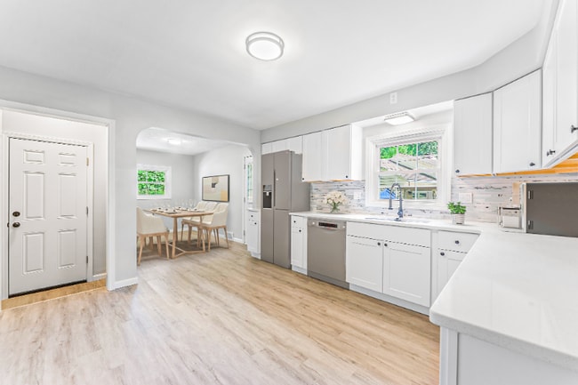 Photo - 3510 E Heights St SE