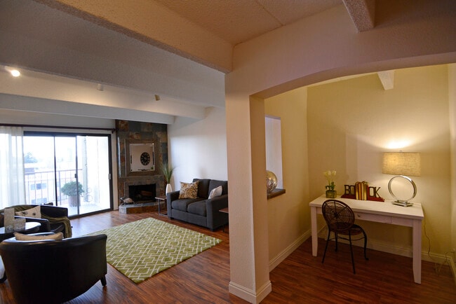 Photo - 777 N Washington St Unidad 504