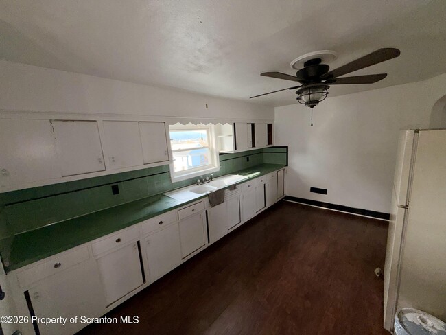 Photo - 149 Tompkins St