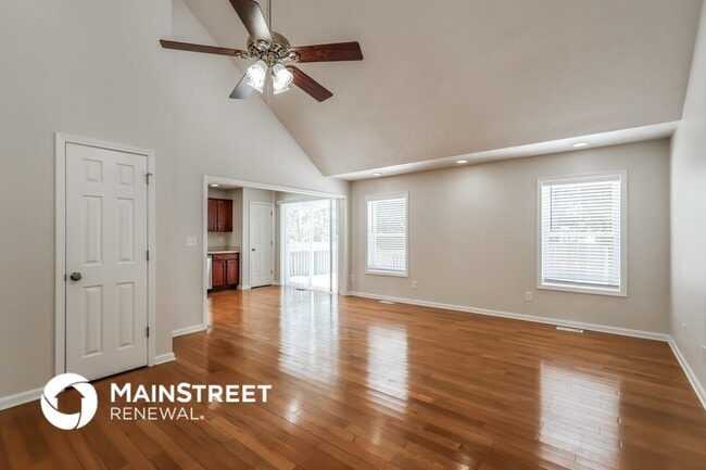 Photo - 541 Matterhorn Dr