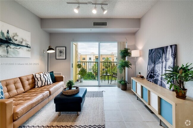 Building Photo - 6001 SW 70th St Unit 632 Rental