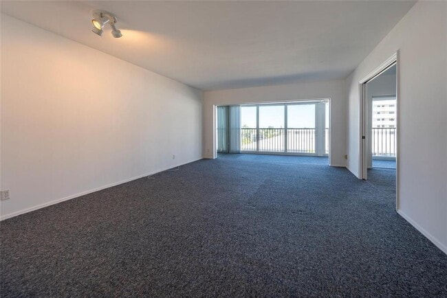 Photo - 3101 NE 47th Ct Unidad 504