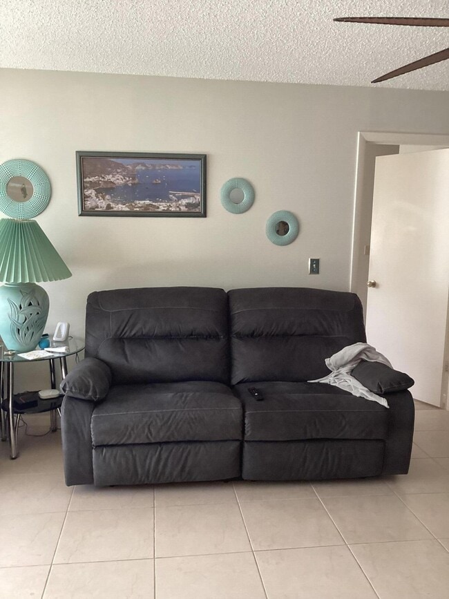 Photo - 1225 S Lakes End Dr Unidad A Rental