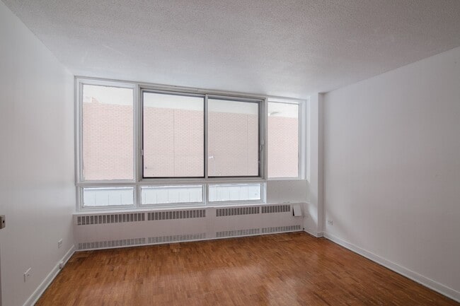 Photo - 1975 Maisonneuve Blvd W Unit 308