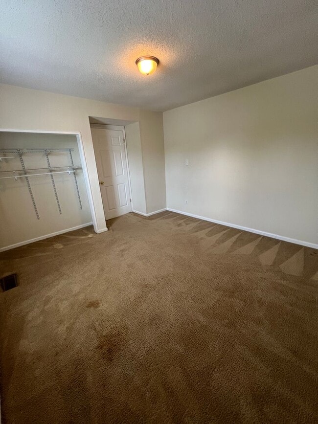 326 Mayflower Ave