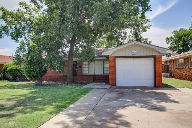 Photo - 2611 49th St