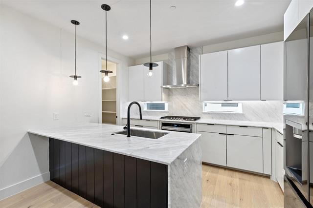 Photo - 1147 N Madison Ave