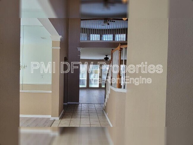 Photo - 2400 Spillway Cir