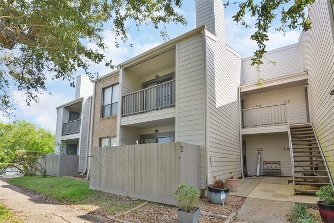 Photo - 3220 69th St Unidad L6
