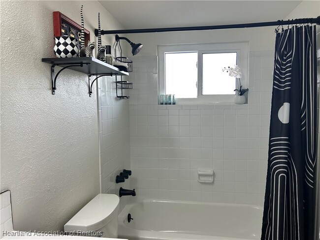 Photo - 2131 Lakeview Dr Unit 400