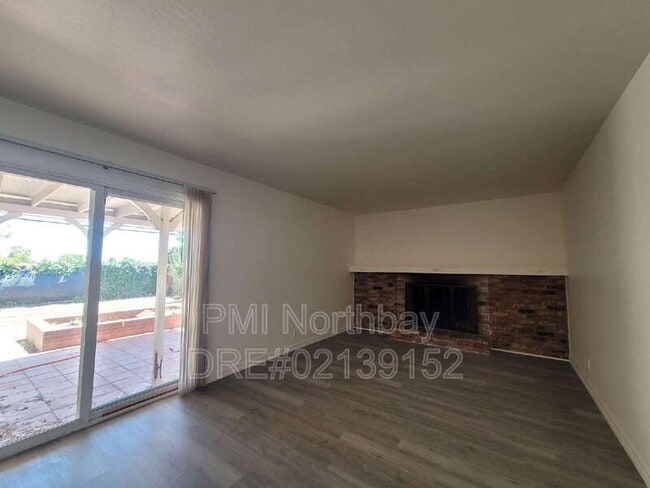 Photo - 1325 Canterbury Dr