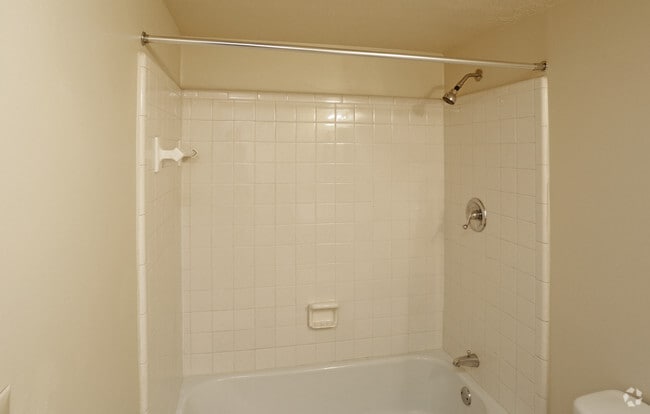 2BR, 2BA - 1,200 SF