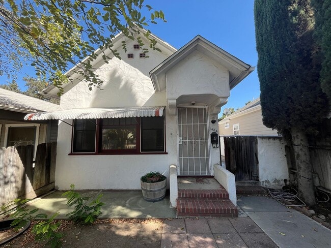 Building Photo - 1434 Unit 1434A