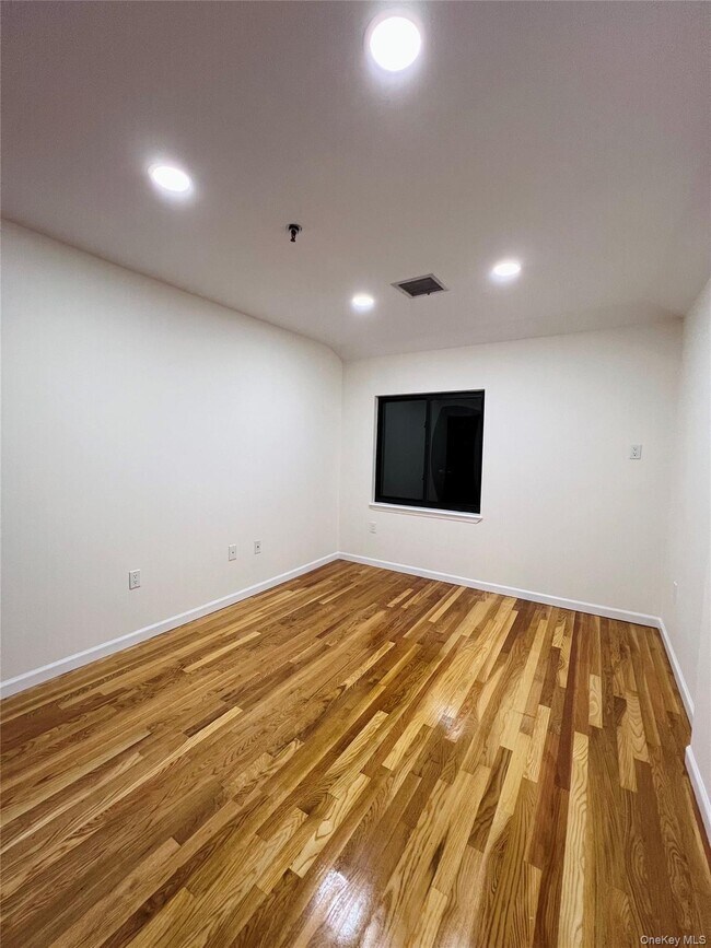 Photo - 104-8 220th St Unit 2nd flr