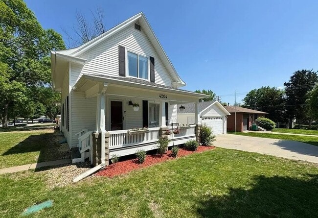 Photo - 4204 S 49th St House