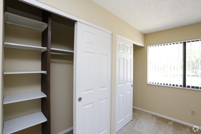 Bedroom - Colony West Apartments