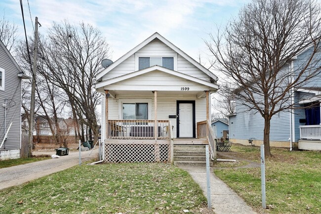 Photo - 1599 Mooberry St