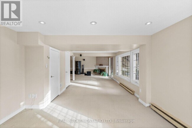 Photo - 36 Ellingwood Ct