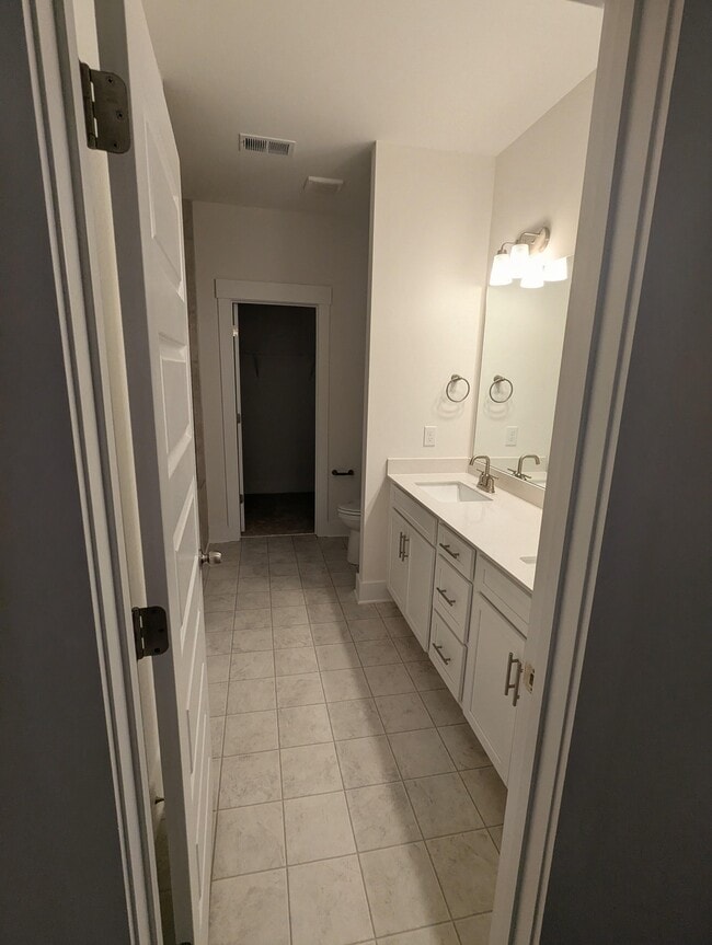 Photo - 600 Wetherbrooke Way