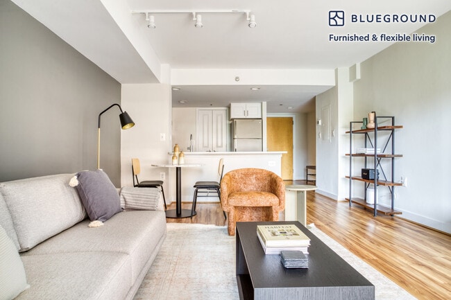 Photo - 2500 Clarendon Blvd Unidad FL5-ID519