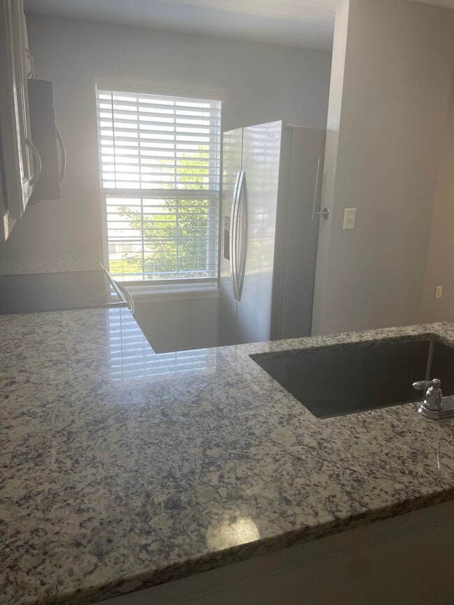 Building Photo - 9740 Bexley Station Dr Unit 7F