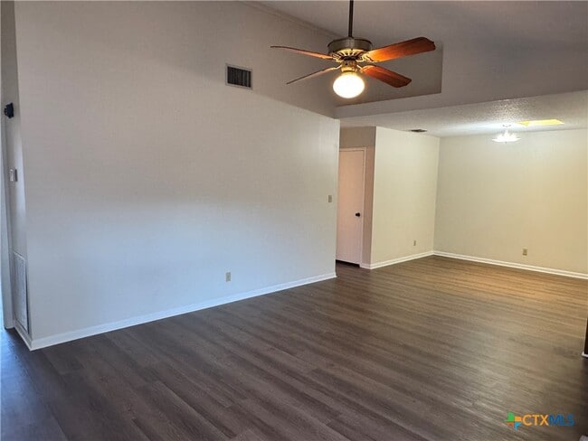 Photo - 118 Rattan Dr