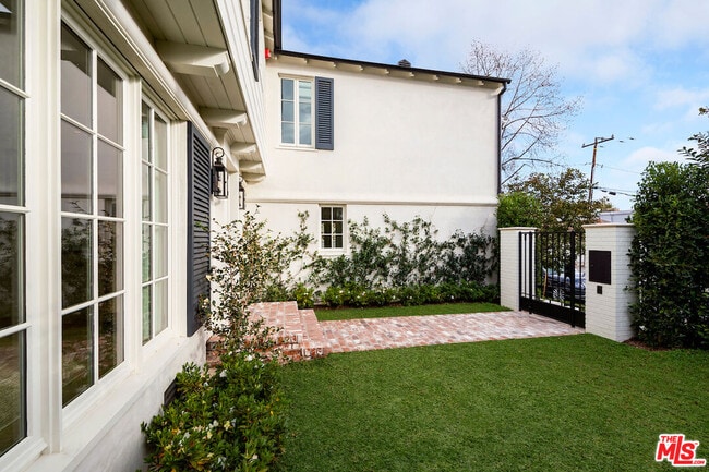 Photo - 9563 Charleville Blvd