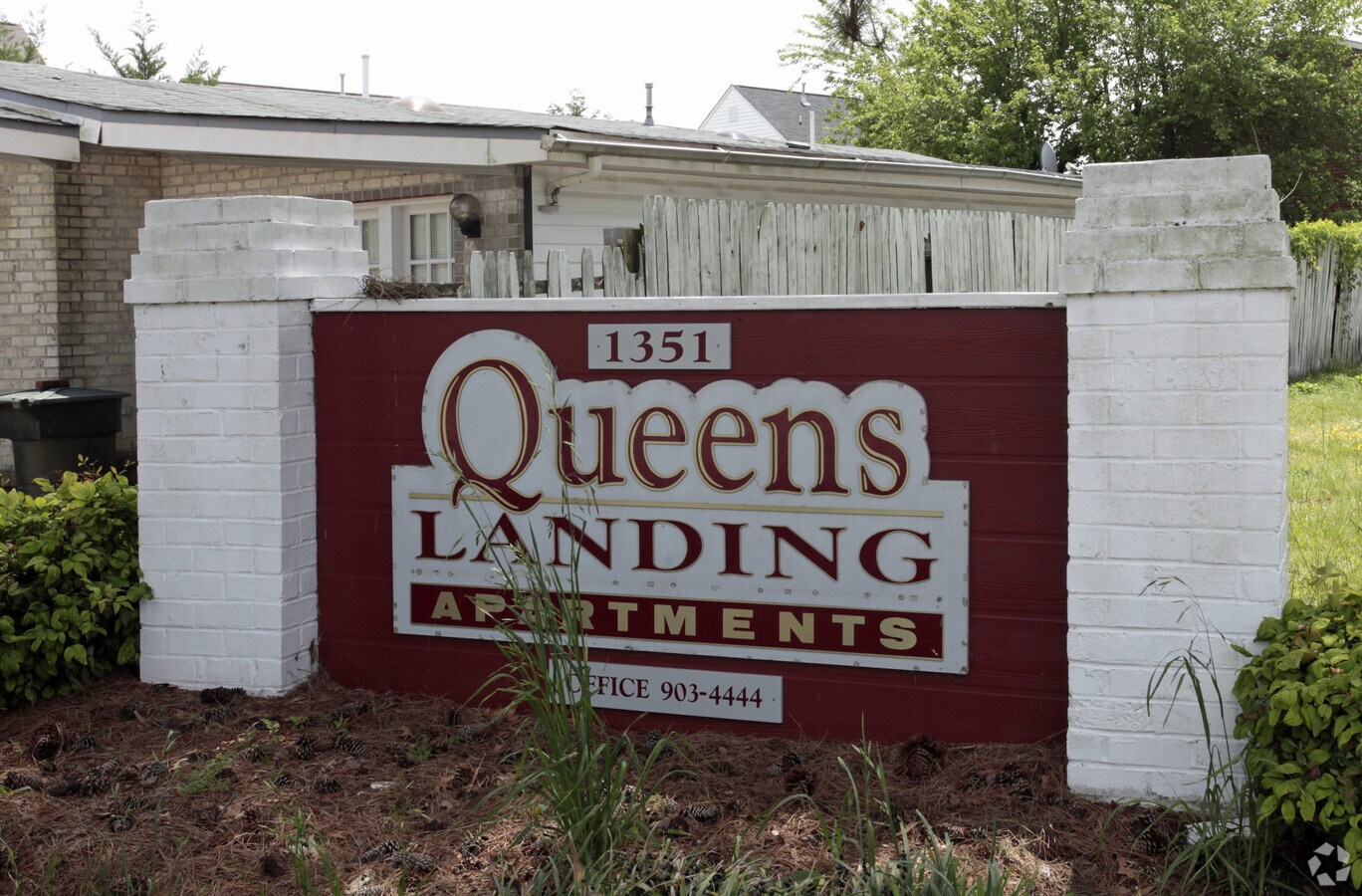 Photo - Queen's Landing Apartments
