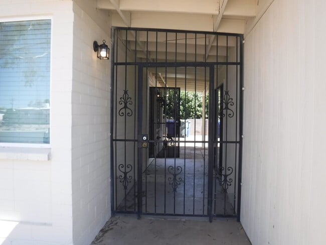Photo - 3 Bedroom, 2 Bath House for Rent on the Eastside (Irvington/Kolb)