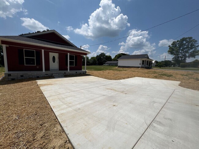 Photo - BRAND NEW Home with large yard in Tullahoma...