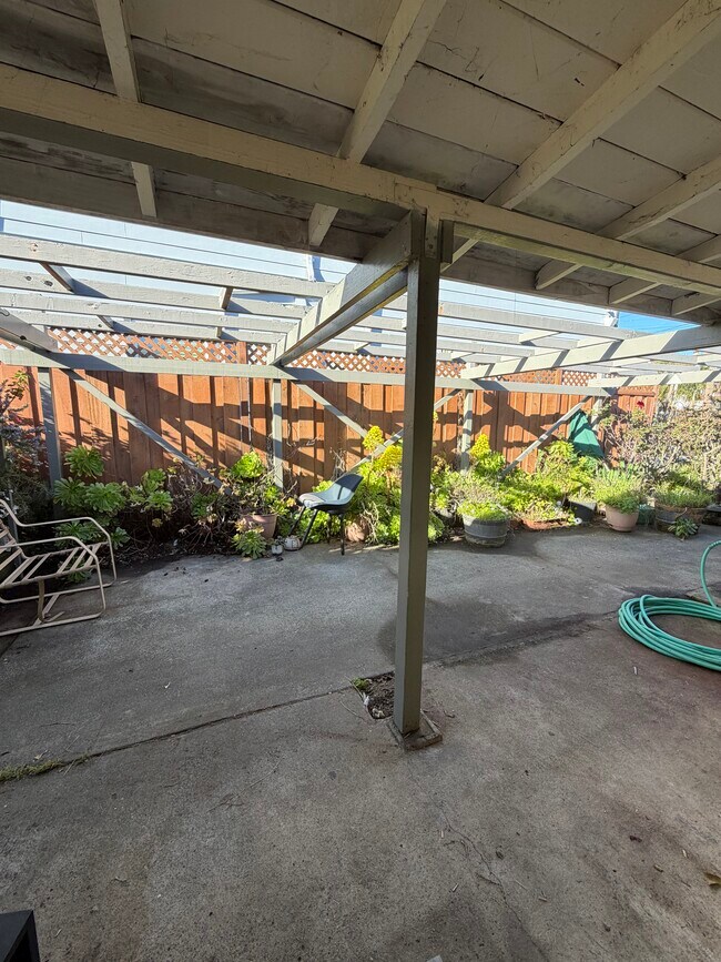 Photo - 165 East St Unit 2