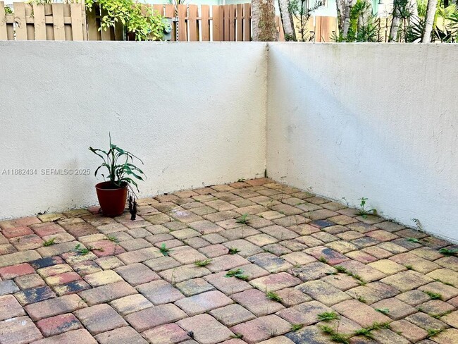 Photo - 875 NW 80th Terrace Unidad 1