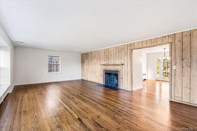 Photo - 110 Hegemans Ln