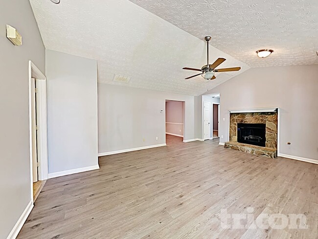 Photo - 99 Mallie Ct