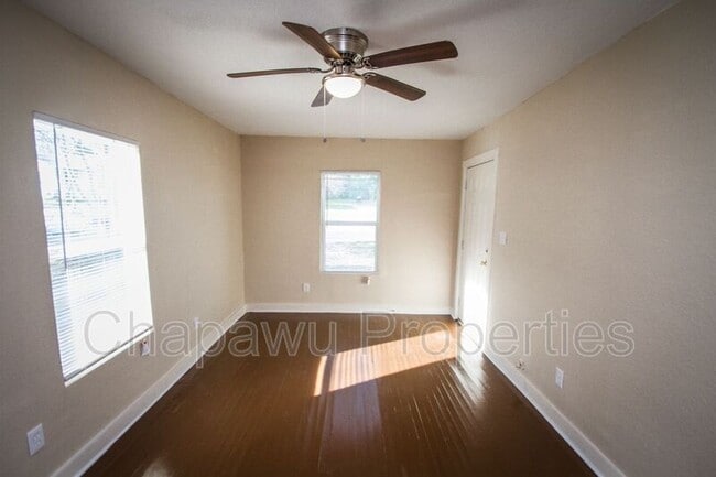 Photo - 934 Poinsettia St Casa