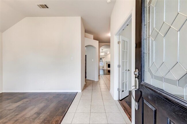 Photo - 15220 Fernhill Dr