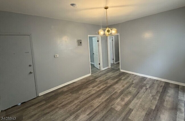 Photo - 280 S 6th St Unidad 2