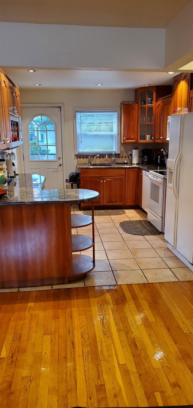 Building Photo - 7417 JFK Blvd E Unit 1