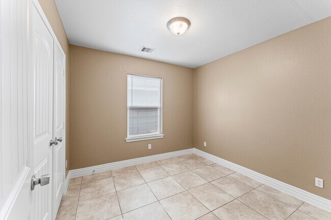 Photo - 3611 Wyoming St